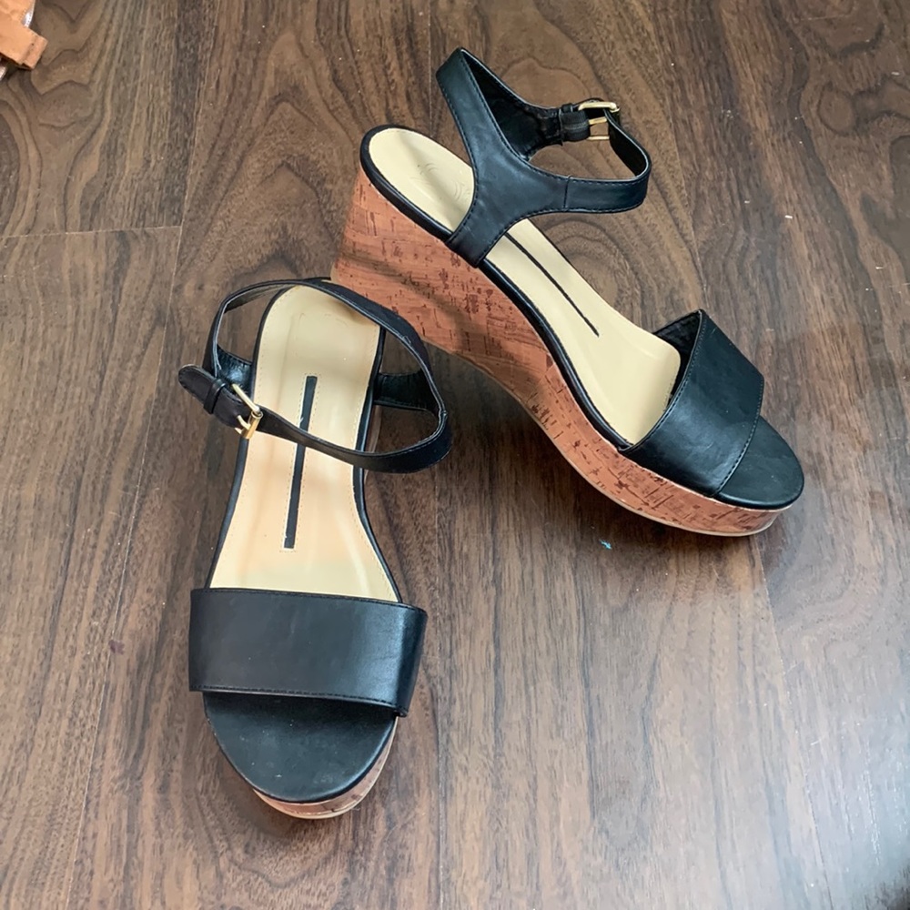 New Directions platform sandals
